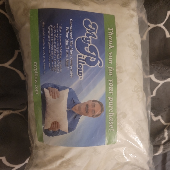 BRAND NEW MY PILLOW - Picture 2 of 2